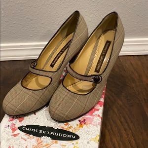 Chinese Laundry size 8 shoes